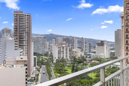 #Marbella Lane - Iconic Waikiki City & Mountain View Getaway
