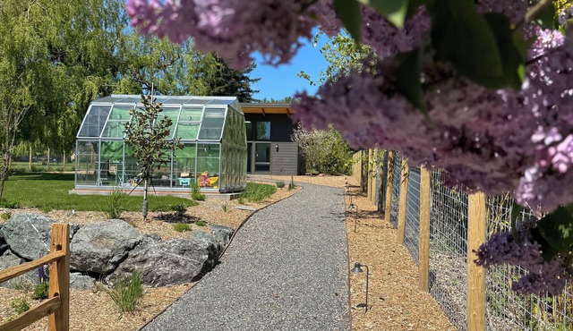 Modern Executive Retreat with Garden Charm 2BR/2BA in Bellingham