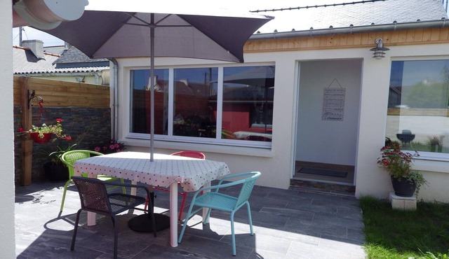 Modern holiday home in St. Pol de Leon in St. Pol de Leon