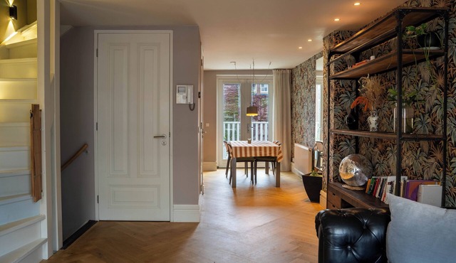 Modern Luxury Suite Steps from Vondelpark & Museum District | Historic Charm in Amsterdam
