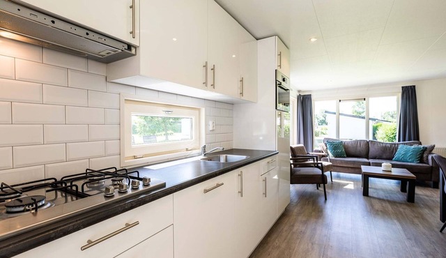 Modern chalet only 18 km from Rotterdam in Nieuwerkerk a/d Ijssel