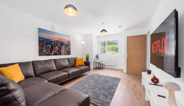 Modern Stylish Home: Manchester in Worsley