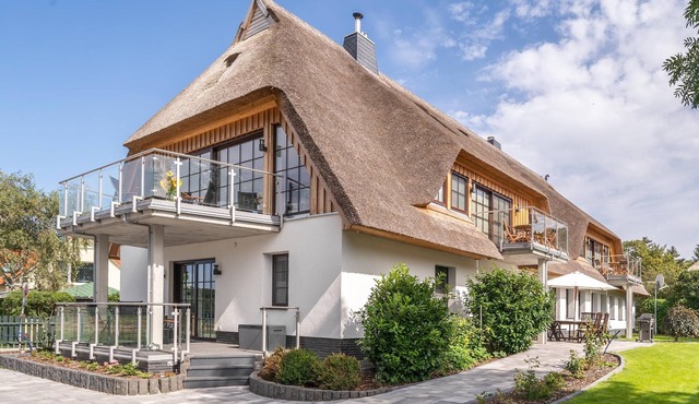 Modern vacation apartment close to the beach with large terrace in Graal-Müritz