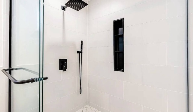 MSG host to confirm availability. Spacious 3Bed 2BA Sleeps 10