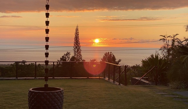New 2 Bedroom Guesthouse with Mountain & Ocean View!
