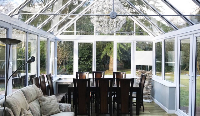 New Forest house with large garden, near sea. Perfect for families with children in Lymington