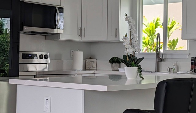 Newly built 3-bedroom house in beautiful Hilo perfect for a relaxing stay.