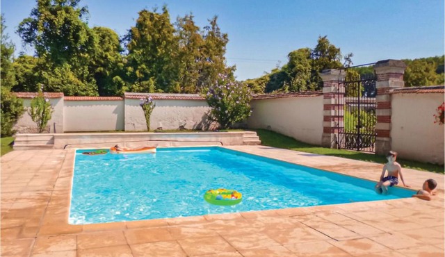 Nice Apartment In Ocquerre With Swimming Pool in Ocquerre
