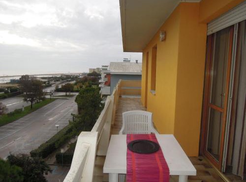 Nice flat for six guests by the sea in Bibione
