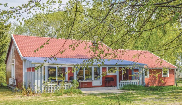 Nice home in Färentunna in Färentunna