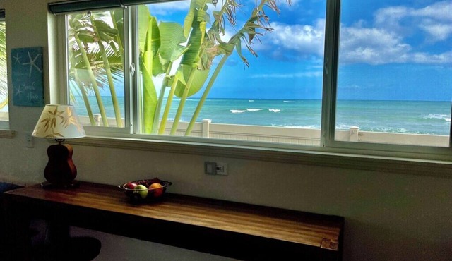 Ocean front house, right on the Beach!WiFi. Free Parking