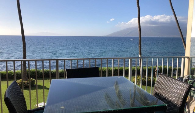Ocean Front Renovated 2 BR/BA Luxury Condo w/A/C . 2nd Floor Unobstructed View