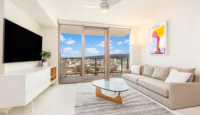 Ocean-MT Views From the Luxury Sky Ala Moana Condo with Amazing Amenities