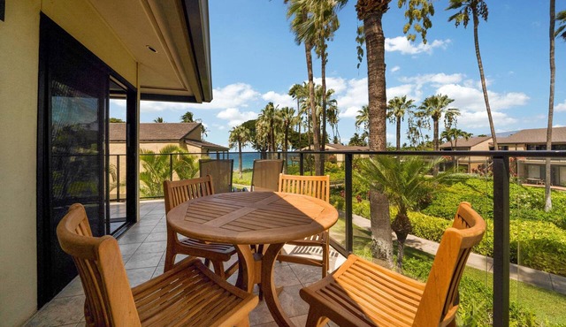 Ocean View Tranquility: Luxurious Condo with Spectacular Grounds - Elua #1104