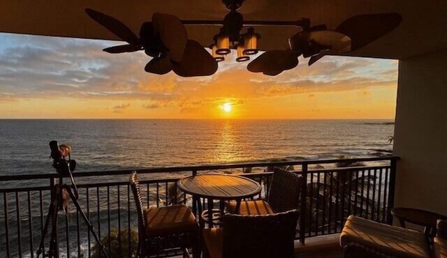 🏖️Oceanfront Aliʻi Drive Condo w/A/C | Walk to Town