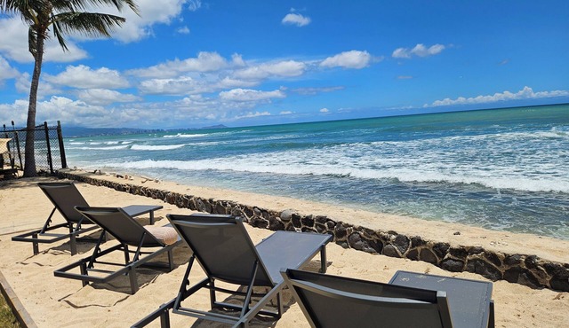 Oceanfront house in charming Ewa Beach with AC