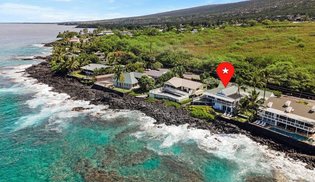 🏖️Oceanfront Kona Home w/Pool + A/C | Walk to Kahalu'u