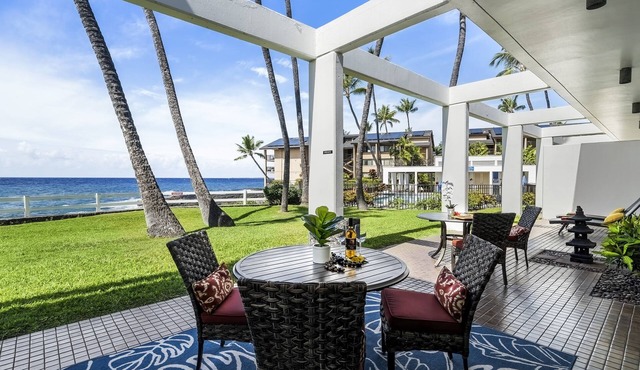 🏖️Oceanfront Kona Villa w/Huge Lanai, 2 King Suites & AC | Royal Sea Cliff 109