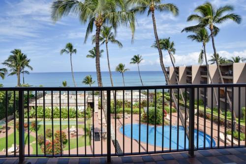 Oceanfront Lahaina Condo w/Balcony & Pool Access!
