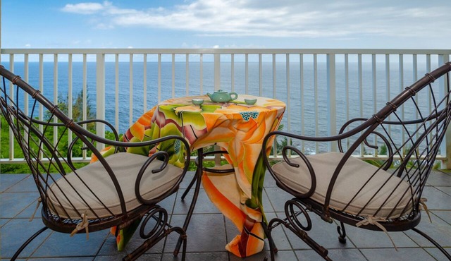 Oceanfront Princeville Condo w/Incredible Views! Watch the Waves In Bed