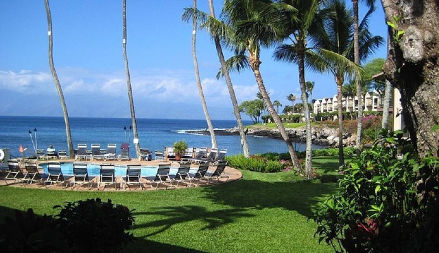 Old Hawaiian Feel with Oceanfront View