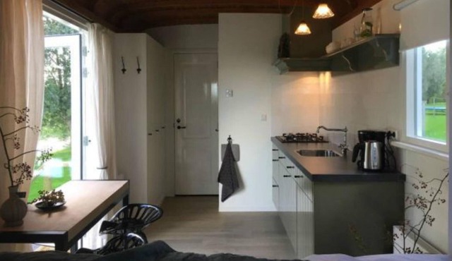 Our luxury cottage on wheels - in the middle of nature - just what for you! in Haastrecht
