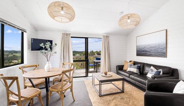 Paihia Coastal 2 Bedroom Cottage in Haruru