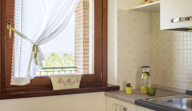 Panoramic apartment in villa with garden in Parella