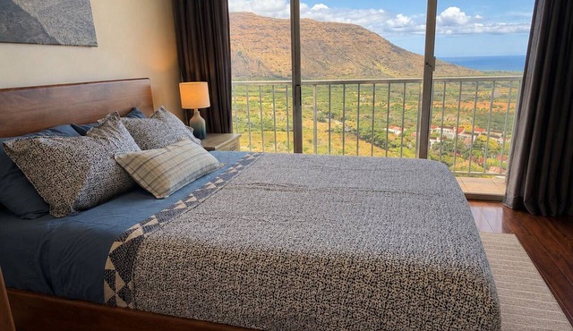 Panoramic Ocean/Mountain View Apartment