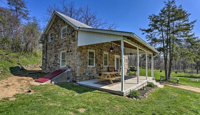 Patio & Fire Pit: Idyllic Cottage in Hellertown! in Bethlehem