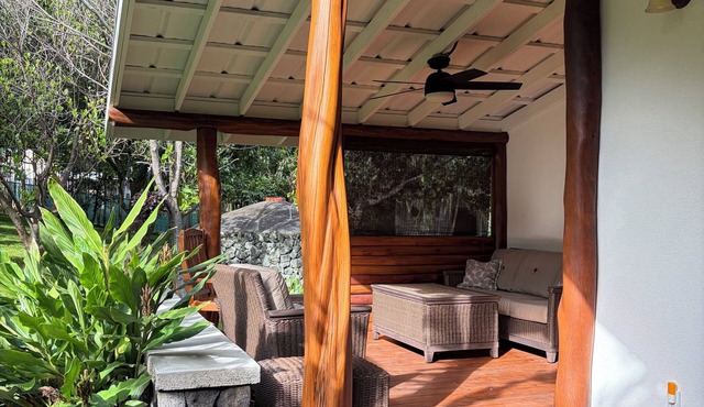 Peaceful Mango Cabin in Tropical Orchard South Point