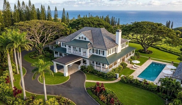 Pristine North Shore Nine Bedroom Estate Overlooking The Pacific Ocean