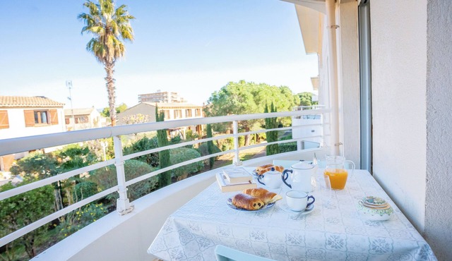 Proche Thalazur et plages, Parking privé, Piscine in Antibes