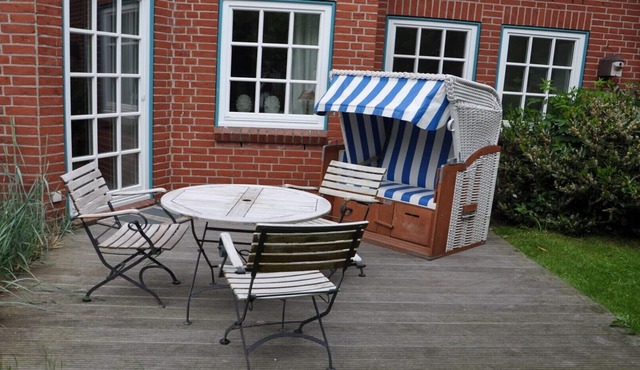 Quiet location, walking distance from Brodtener Steufer, modern facilities, WiFi in Travemünde