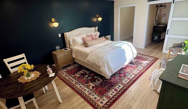 Raspberry Cottage Retreat: 5 mins to DT Enumclaw in Enumclaw
