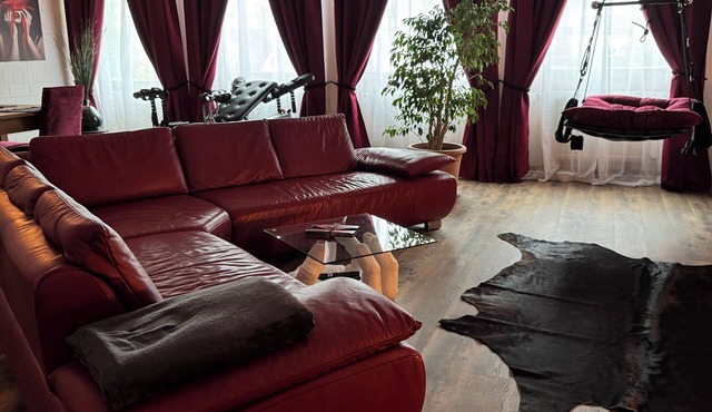 "Red Silence" design suite/experience apartment/vacation apartment/accommodation in Bendorf