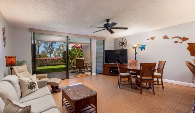 Relax at Hale Polū: a cozy 1-bed, 1-bath condo in beautiful Waikoloa.
