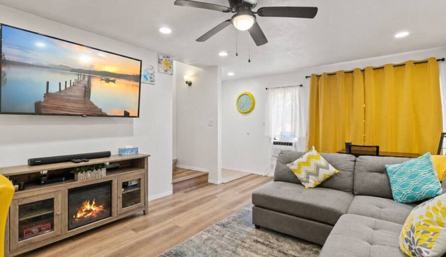 Relaxed Kaneohe Retreat | Carport, AC, W/D