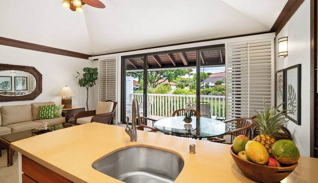 Remodeled Top Floor End Unit#49. Perfect location - Sunny & Close to Beach!