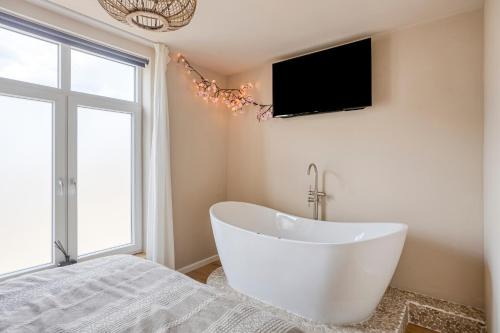 Romantic jacuzzi suite in the city center in Bodegraven