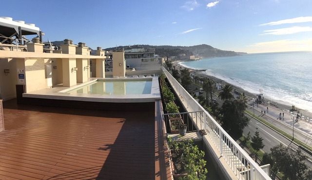 Royal promenade: Studio Carré d'Or with swimming pool in Nice