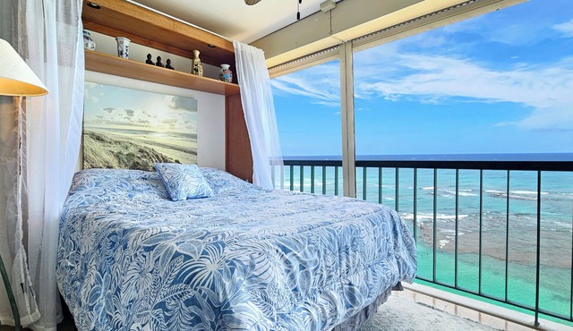 Sans Souci 1203 ⚜ 12th Floor Beachfront Studio—Sleeps 4, Smart TV & Wi-Fi