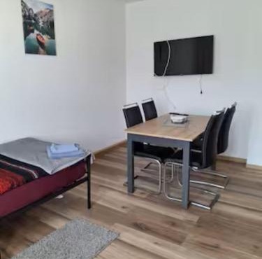 Schöne Vollausgestattete Monteurs- Gästewohnung nähe Raffinerie Leuna und Geiseltalsee 0303 in Braunsbedra