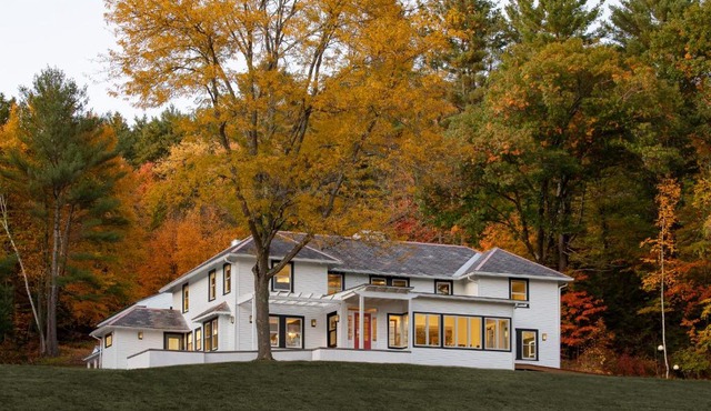 Shelburne Springs Hotel in Shelburne Falls