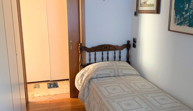 Spacious and bright apartment with garden in central area in ODERZO
