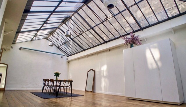 Spacious and dramatic 3-bedroom apartment in the heart of Le Marais in Paris