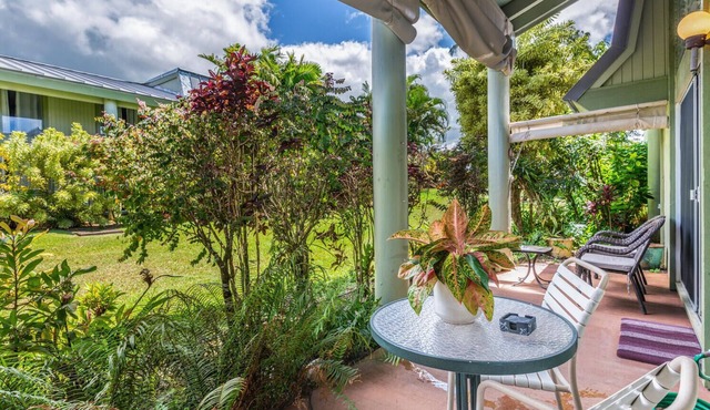 Spacious Home Great for Large Groups - Walk to Beaches/Groceries/Shopping