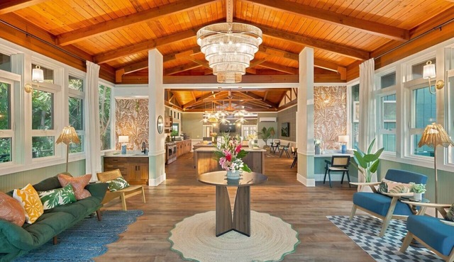 Spacious Kona Retreat | Sleeps 17 | Game Room