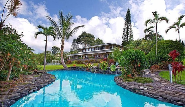 Spectacular Estate 5 Acres, 2 Pools, Billiards Family Reunion Ocean View