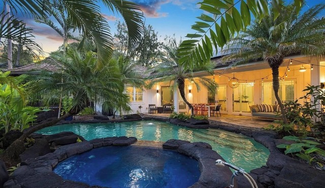 Steps from Kailua Beach, heated pool, gazebo, AC, NO CLEANING FEE!